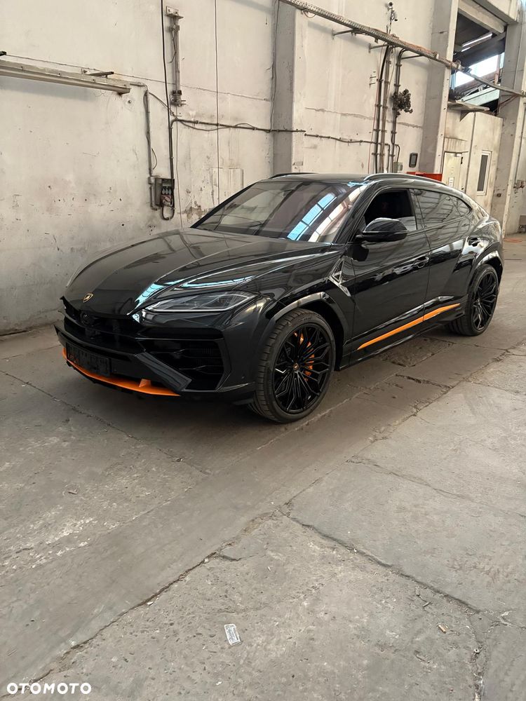 Lamborghini Urus - 5