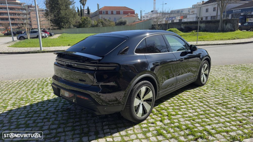 Porsche Macan Electric 4 - 10