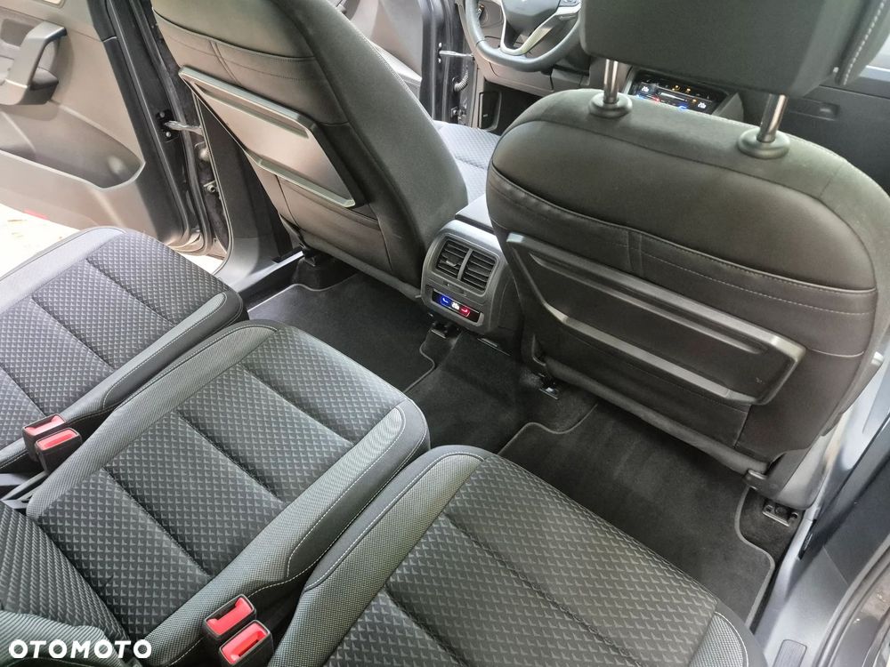 Volkswagen Touran 2.0 TDI SCR DSG ACTIVE - 16