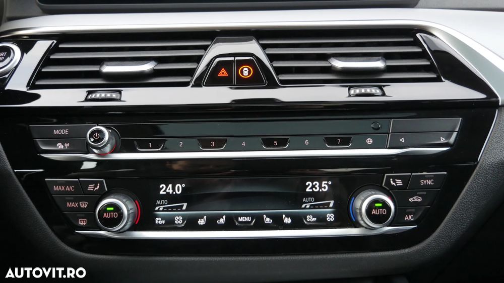 BMW Seria 5 530i xDrive AT - 23