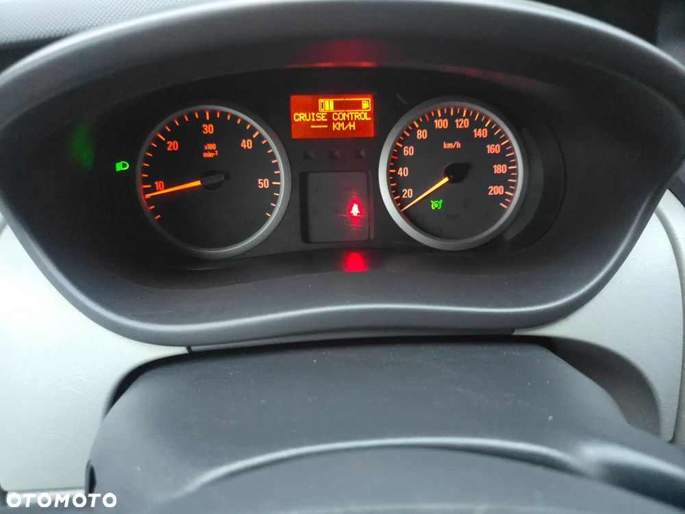 Opel Vivaro - 21