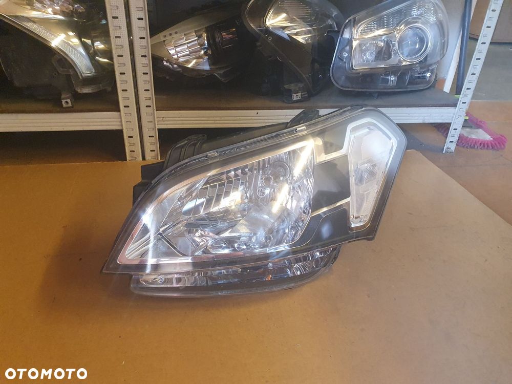REFLEKTOR PRAWY KIA SOUL 09-11 EUROPA