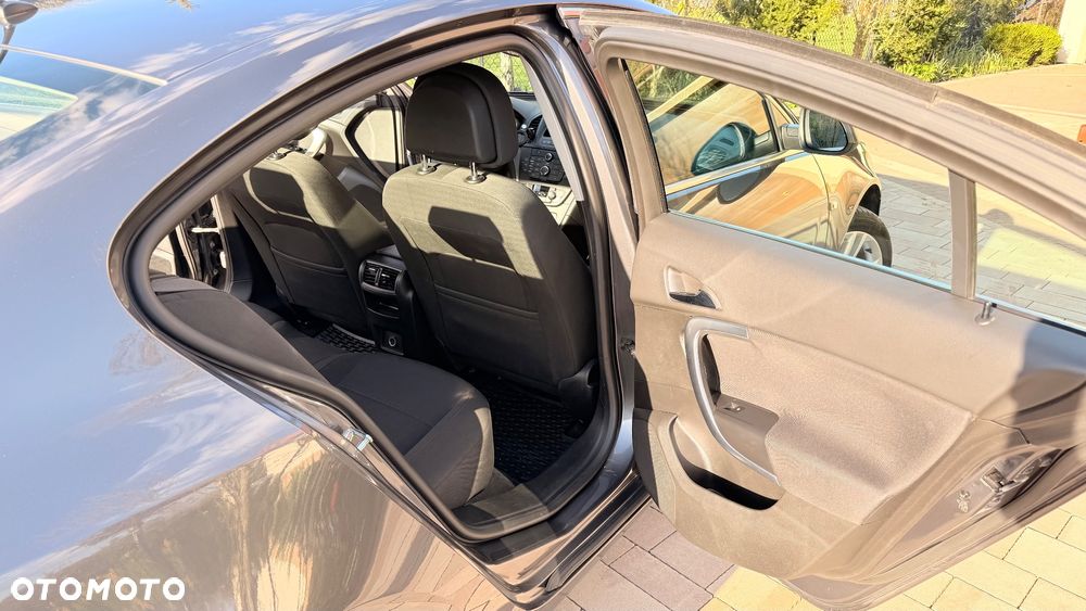 Opel Insignia 2.0 CDTI - 11