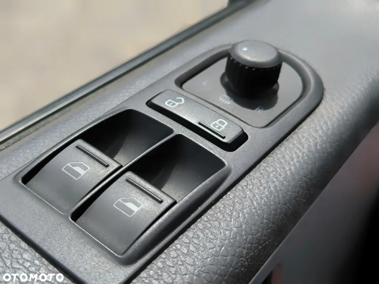 Volkswagen Multivan - 10