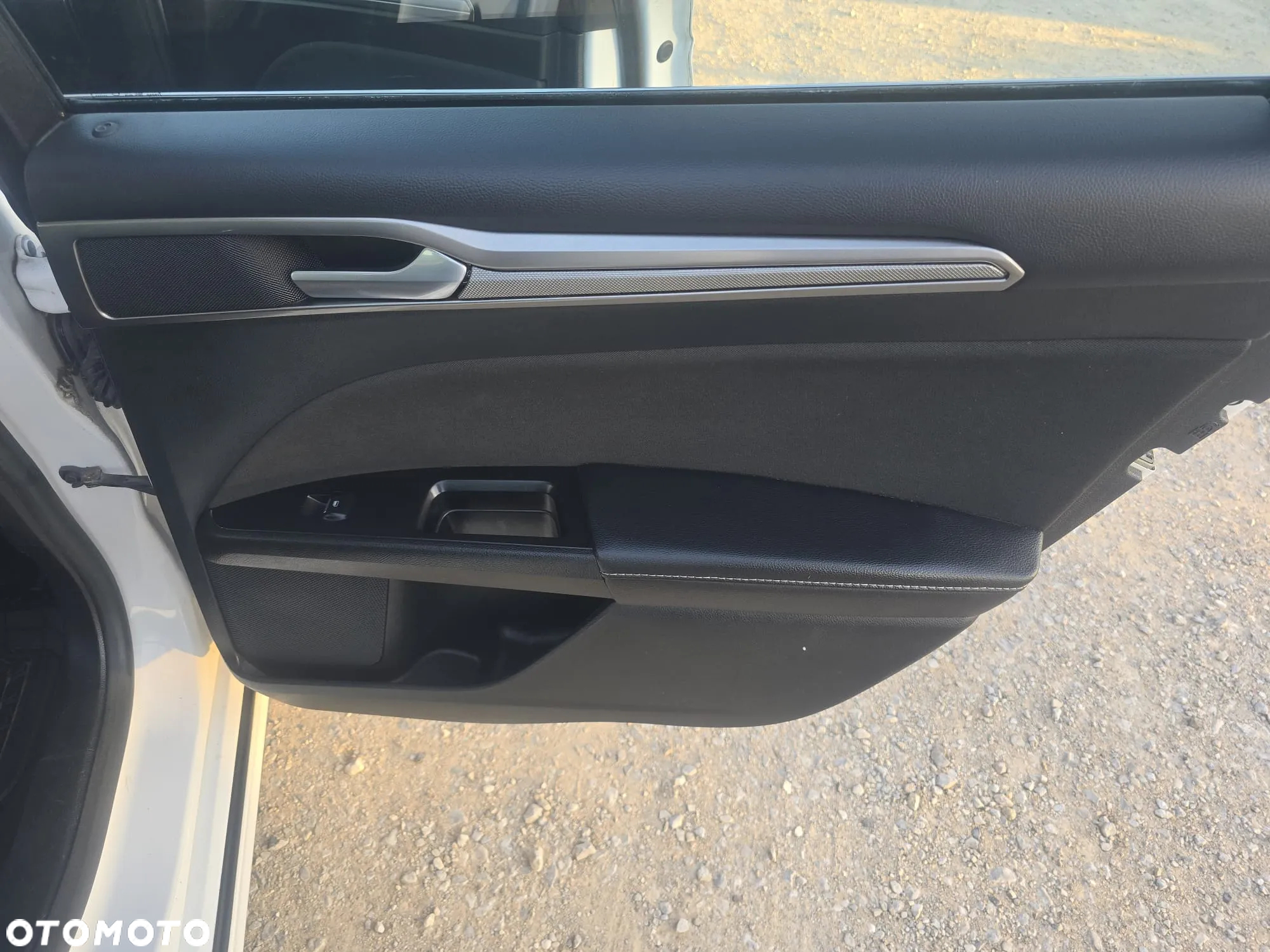 Ford Fusion - 16