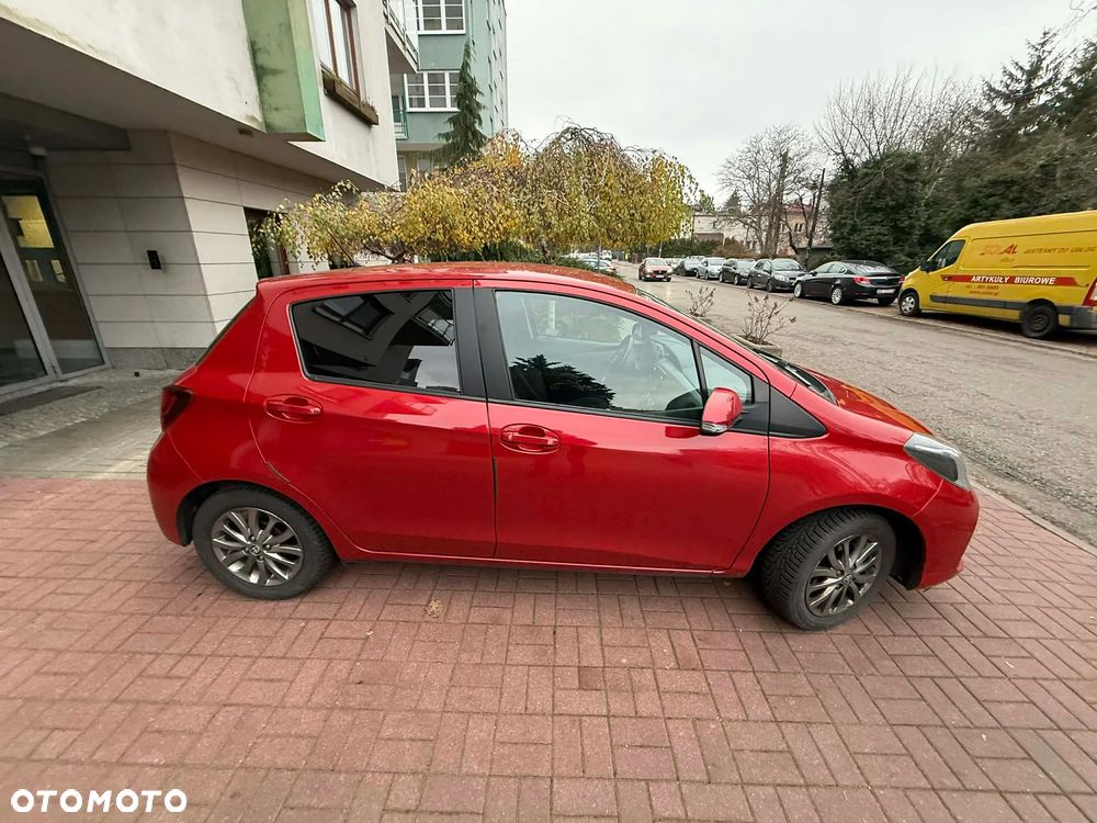 Toyota Yaris 1.33 Premium EU6 - 12