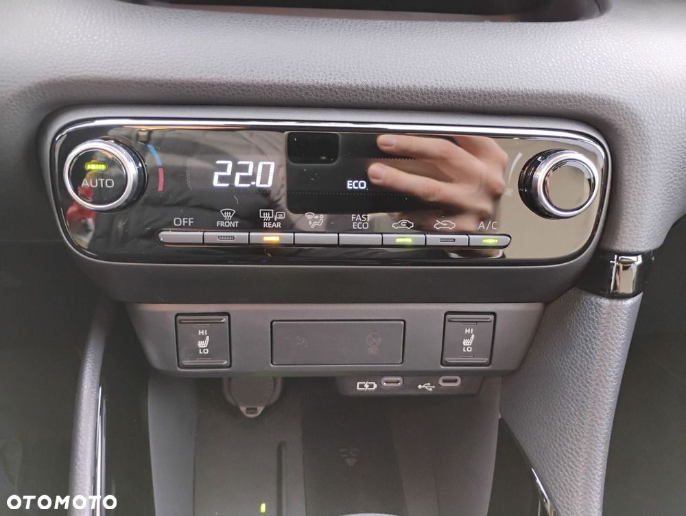 Toyota Yaris Hybrid 1.5 Style - 14