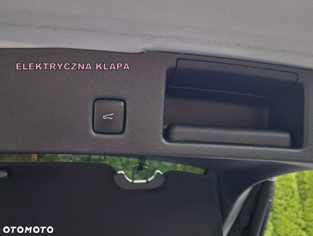 Ford Kuga 2.5 Duratec FHEV 4x4 ST-LINE X - 31