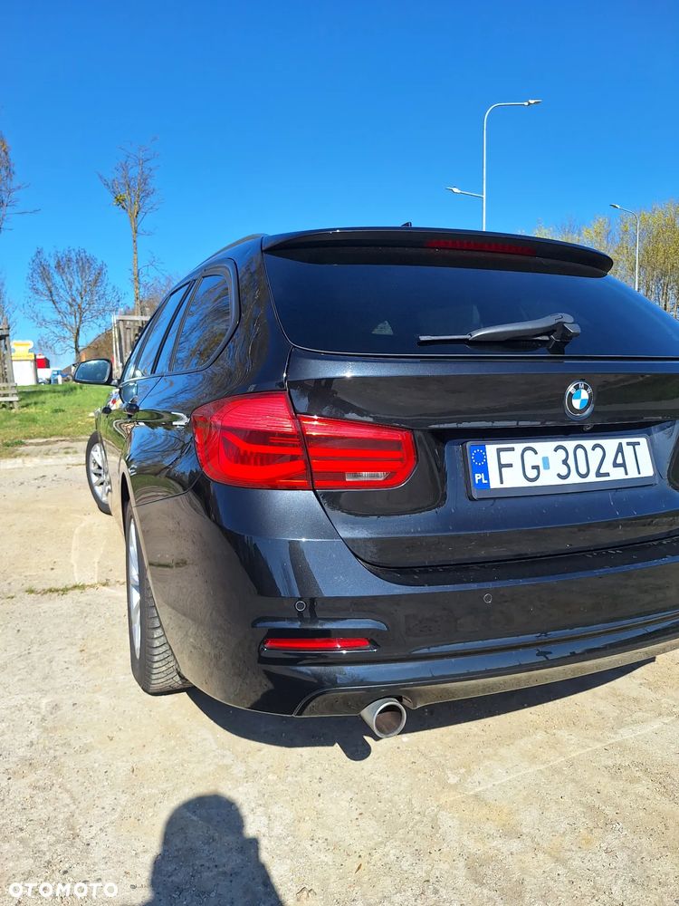 BMW Seria 3 318i - 4