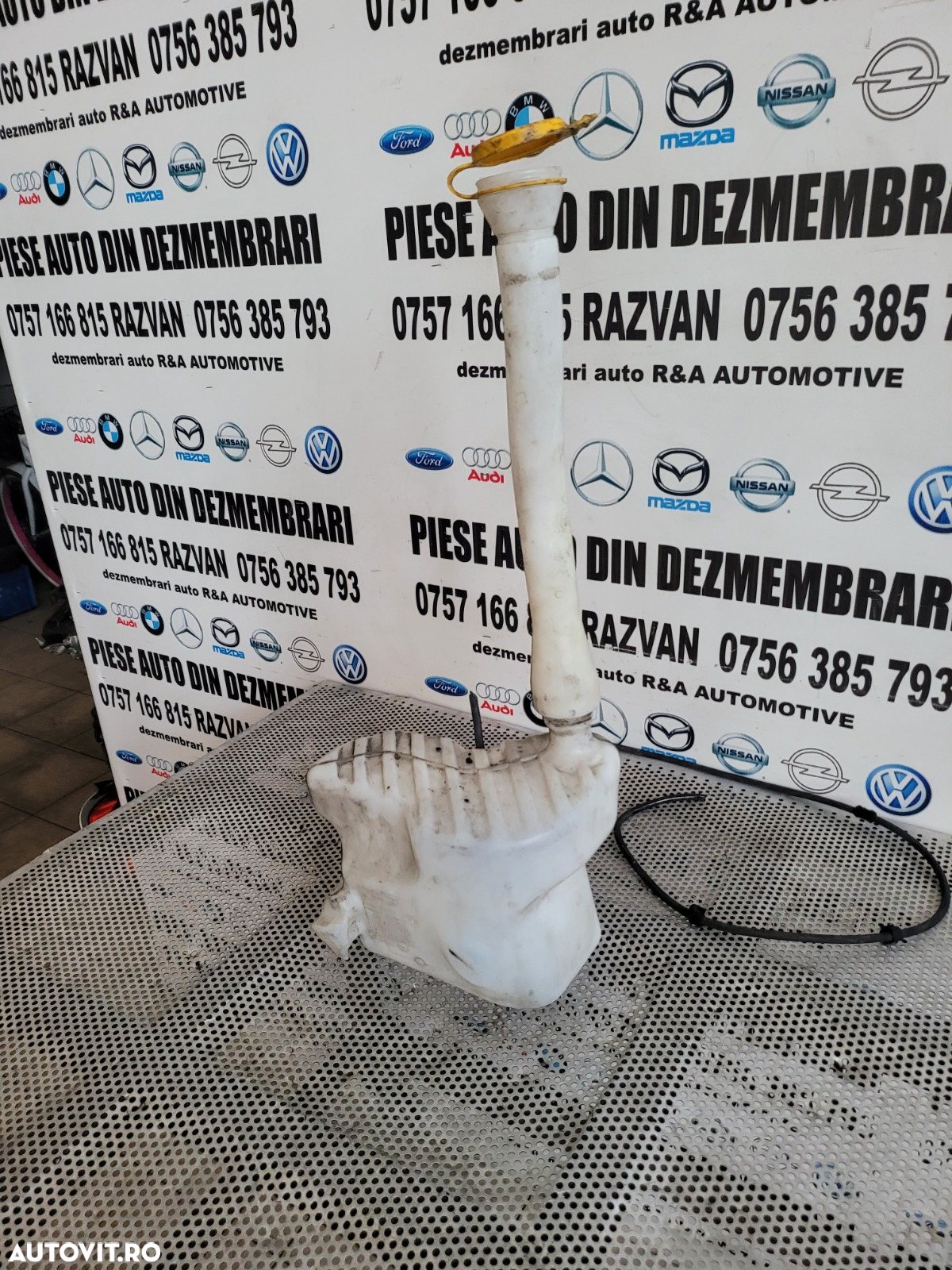 Bidonas Vas Lichid Parbriz Stropgel Renault Master An 2019-2020-2021-2022 Dezmembrez Renault Master - 2