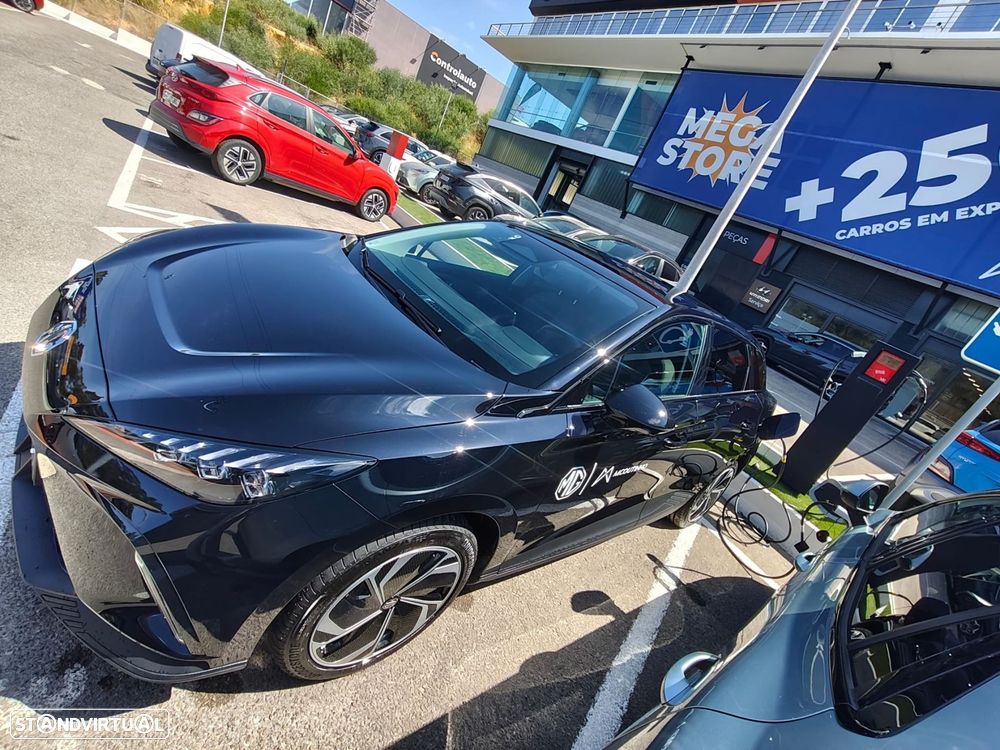 MG MG4 64 kWh Luxury - 2