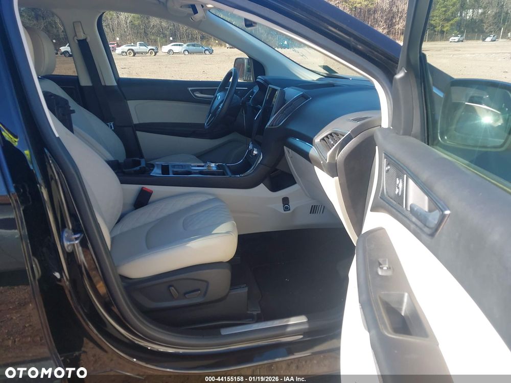 Ford Edge - 12