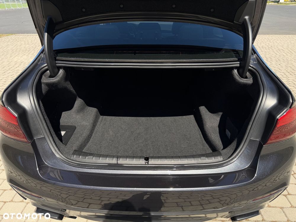 BMW Seria 5 520d xDrive M Sport sport - 18