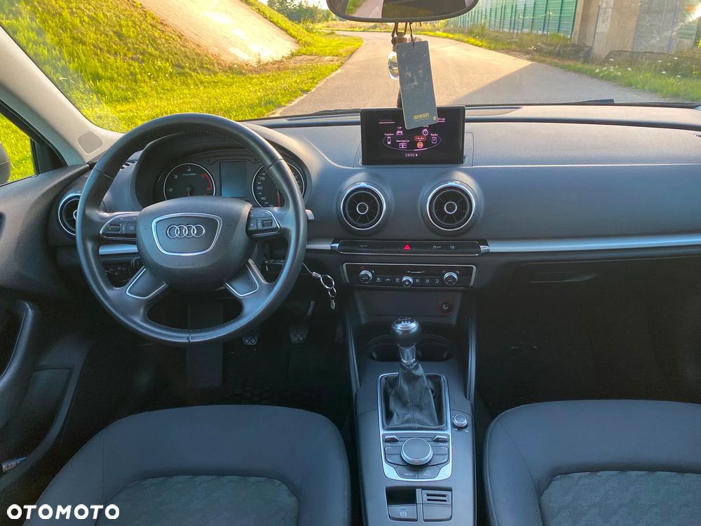 Audi A3 Sportback 1.6 TDI Ambiente - 11