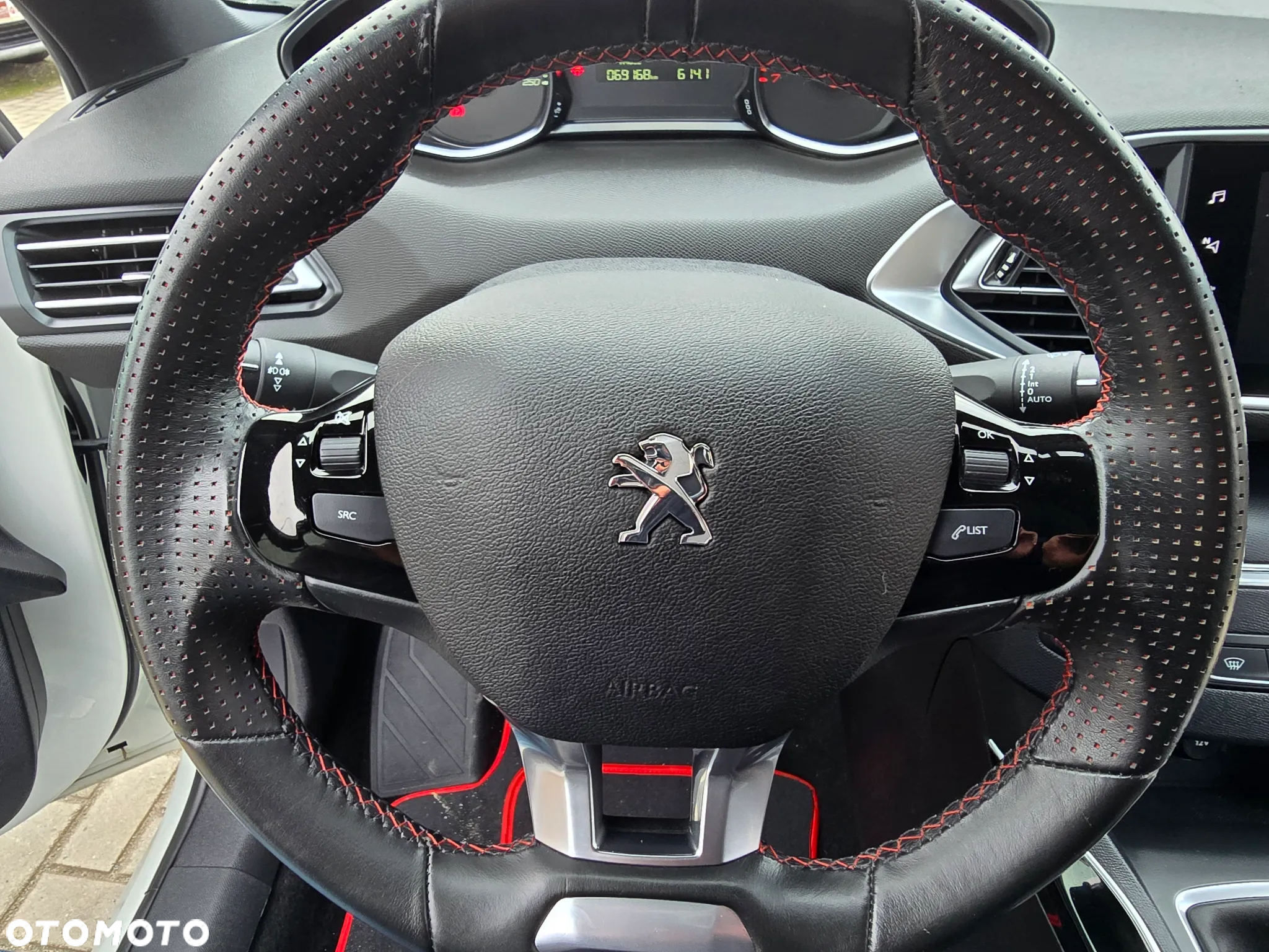 Peugeot 308 - 25