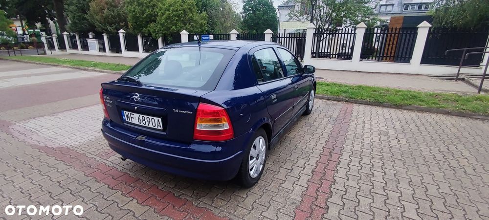 Opel Astra 1.4 Essentia - 7