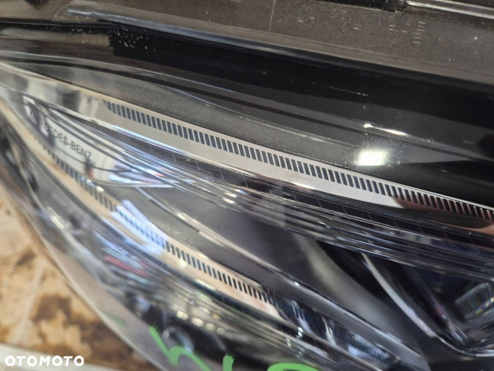 Reflektor prawa Mercedes-Benz E W213 A2139069604 niebieskie paski - 5