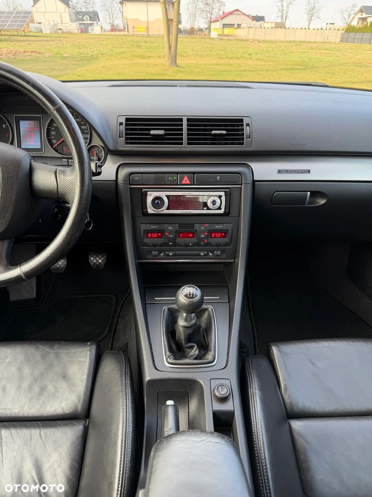 Audi A4 Limousine 1.8 T quattro - 30