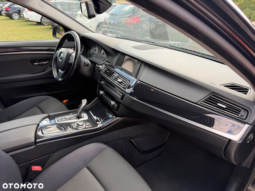 BMW Seria 5 - 32