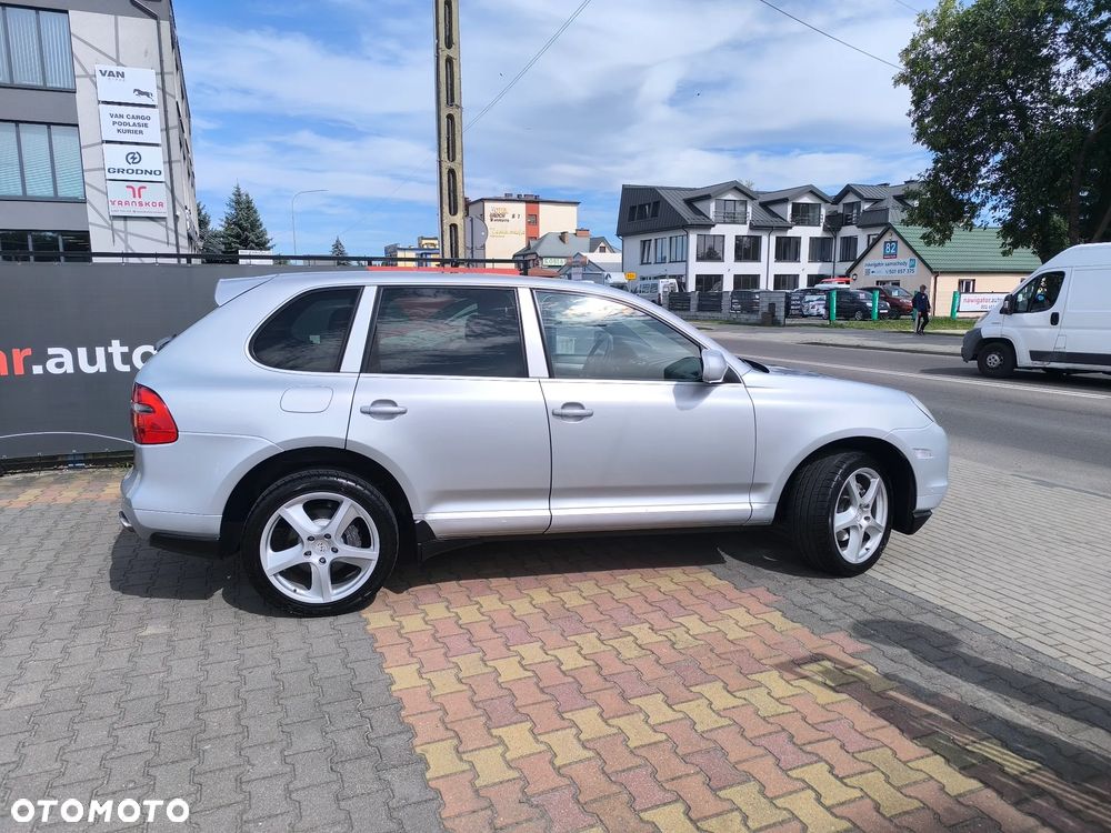 Porsche Cayenne - 2