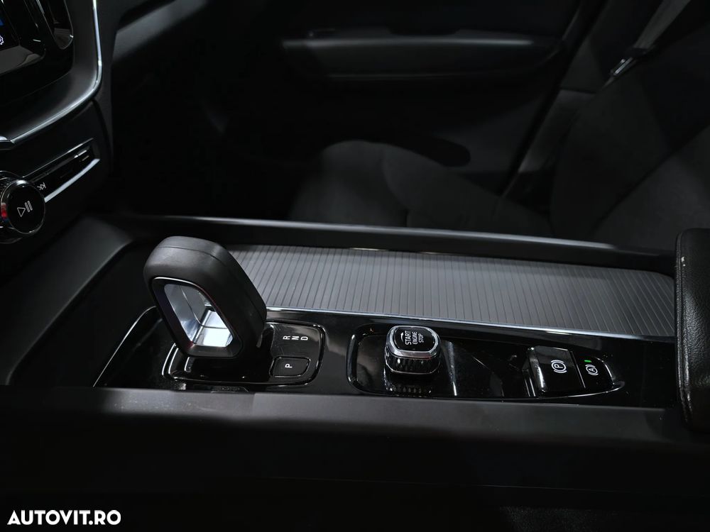 Volvo XC 60 T6 AWD Recharge Geartronic Inscription - 31