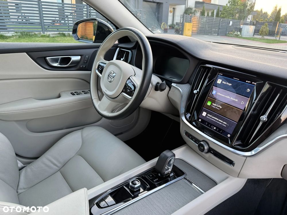 Volvo S60 B5 B R-Design - 12