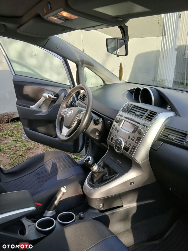 Toyota Verso 2010 photo 5