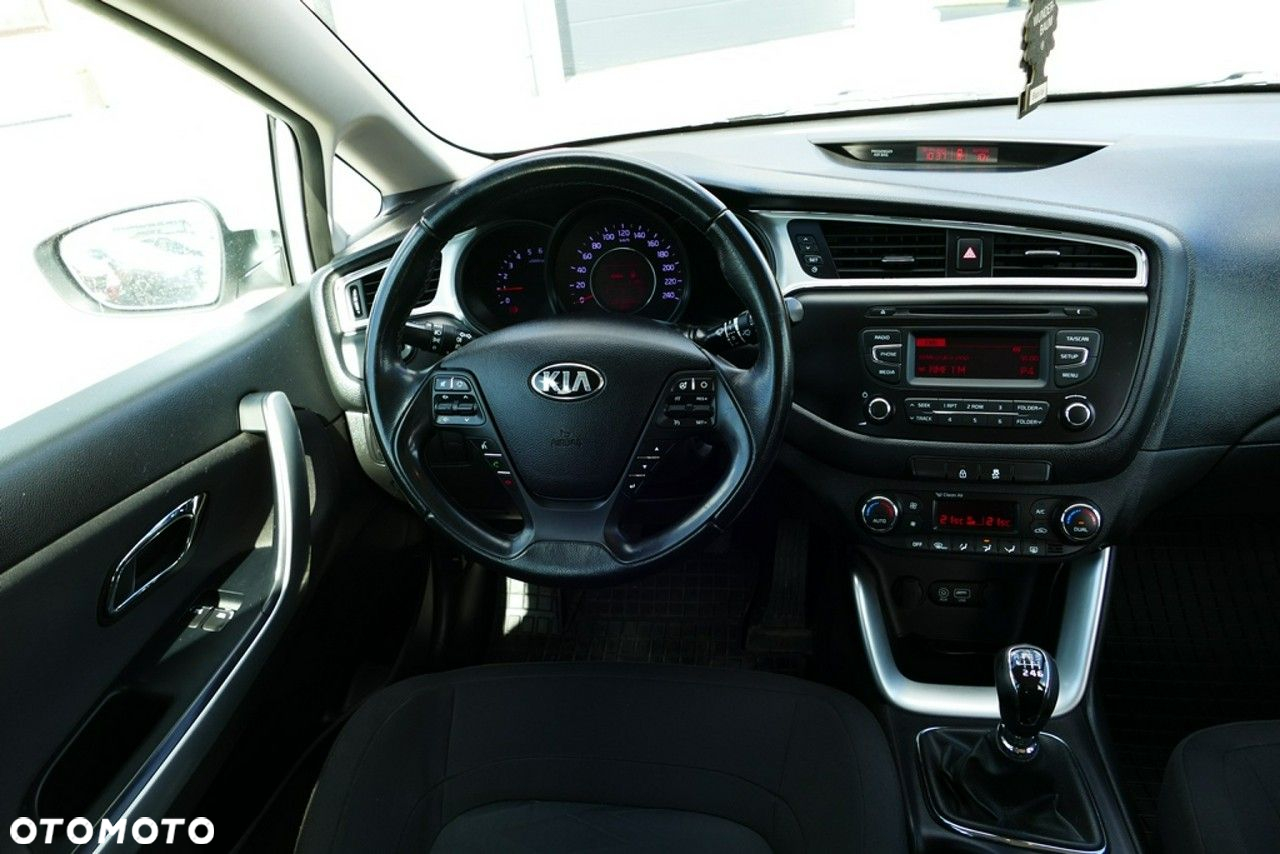 Kia Ceed - 22