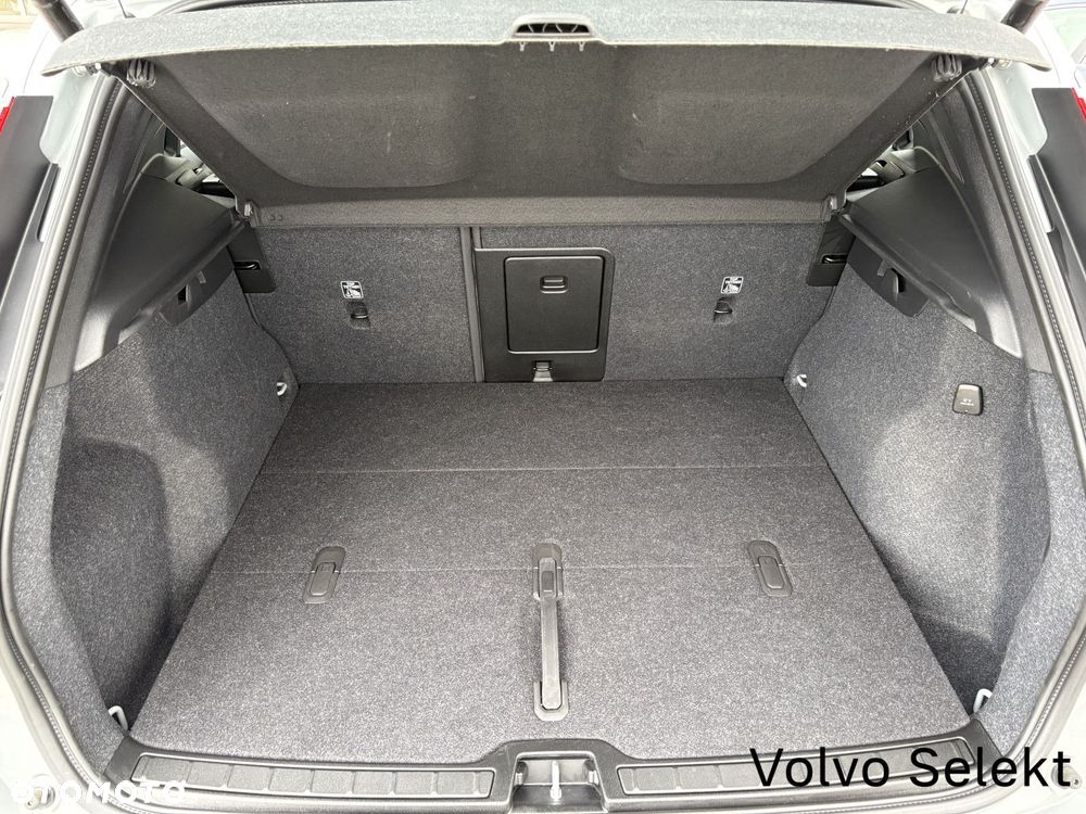 Volvo XC 40 - 25