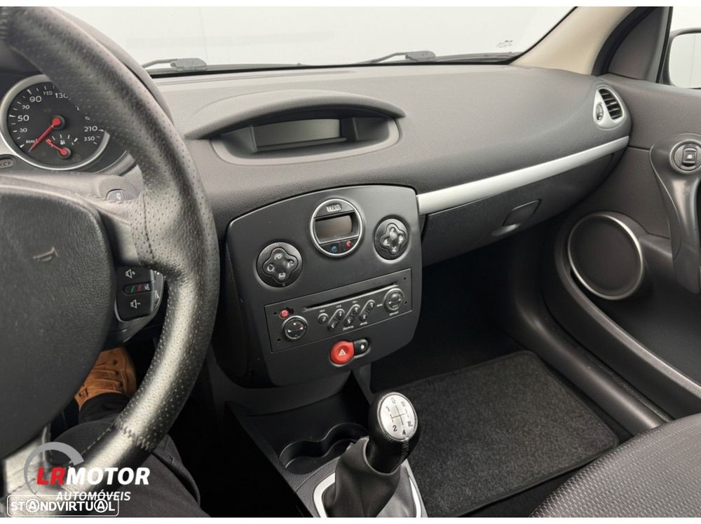 Renault Clio 1.5 dCi Dynamique S - 9