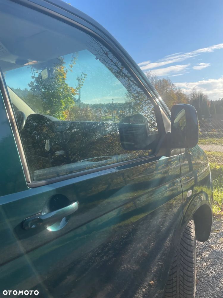 Volkswagen Caravelle - 14