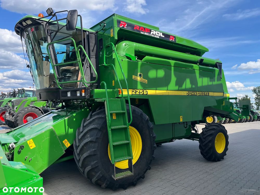 John Deere 2256 HillMaster - 7