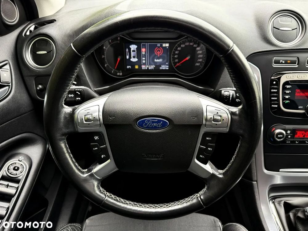 Ford Mondeo - 26