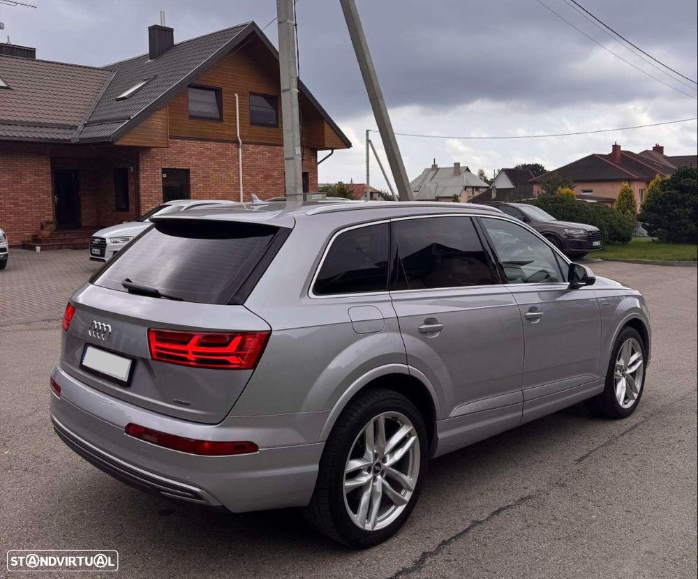 Audi Q7 3.0 TDI E-tron quattro S-line Tiptronic - 4