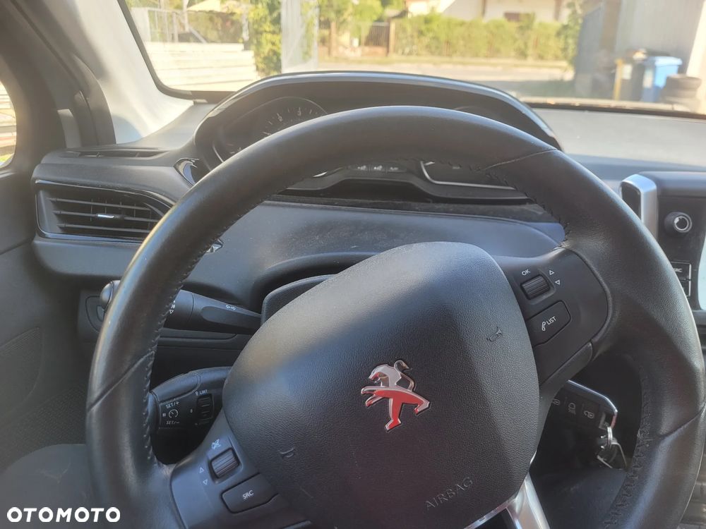 Peugeot 208 Blue-HDi 100 Stop&Start Allure - 23