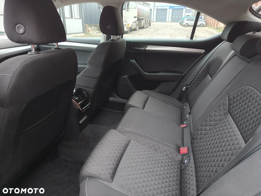 Skoda Superb 1.4 TSI Plug-In Hybrid Style DSG - 23