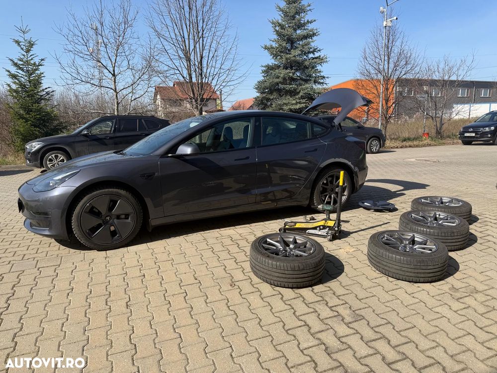 Tesla Model 3 Long Range AWD Premium - 25