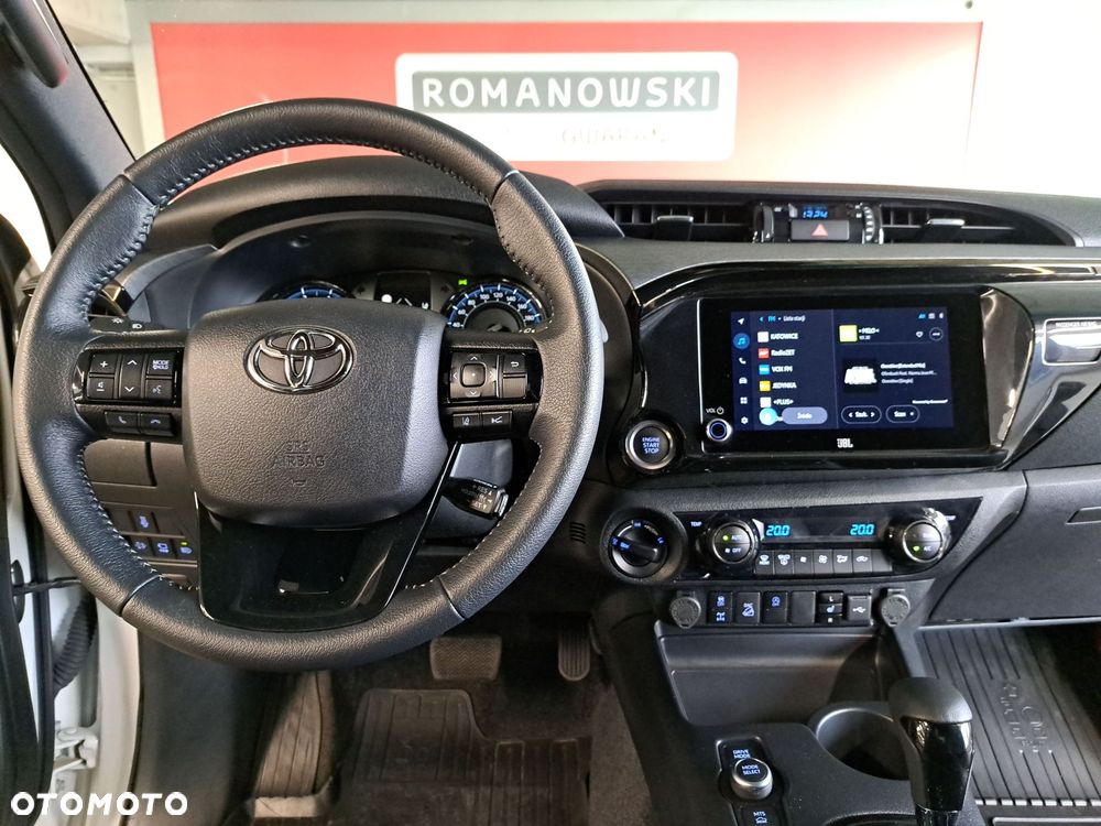 Toyota Hilux - 22
