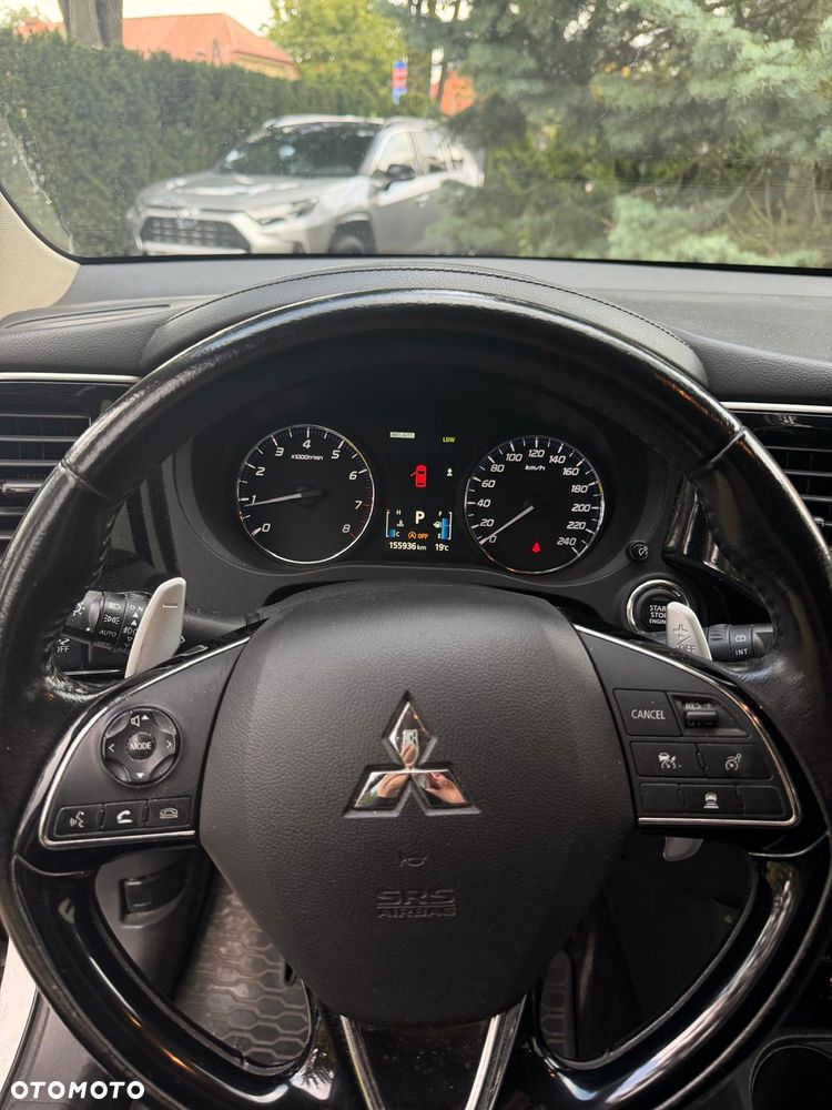 Mitsubishi Outlander 2.0 Instyle Navi 4WD CVT - 8