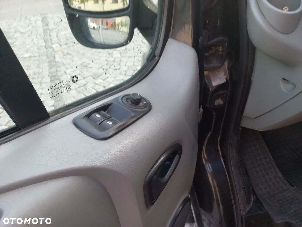 Renault Trafic - 14