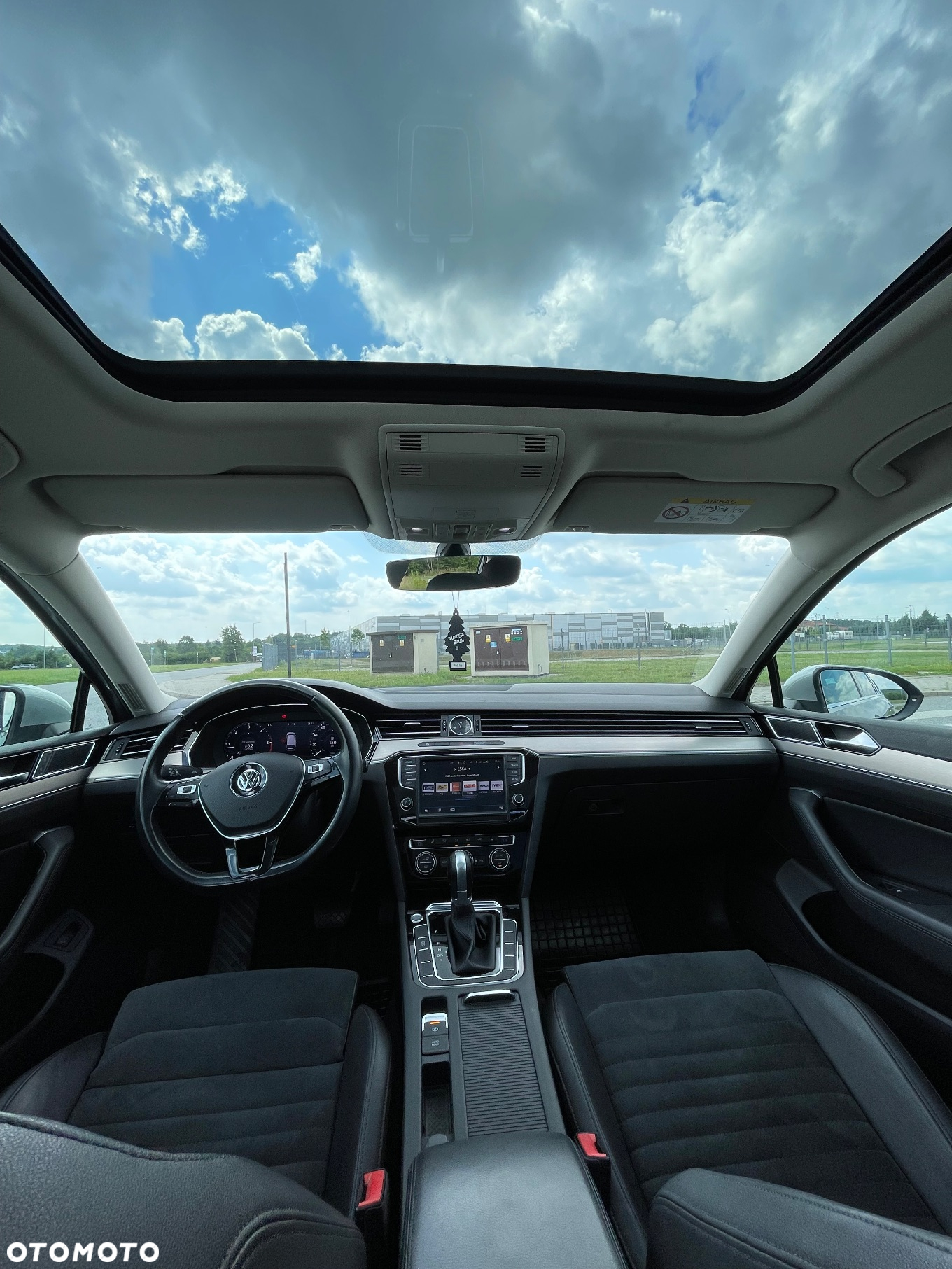 Volkswagen Passat - 12