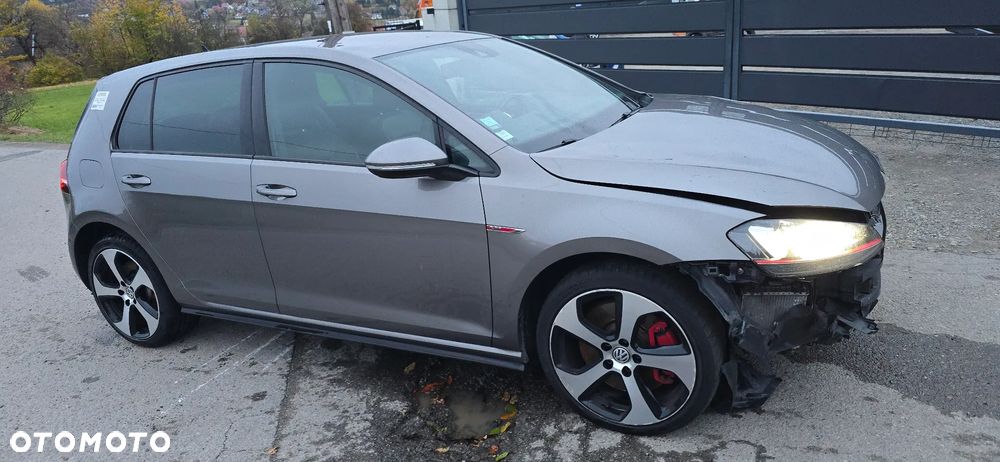 Volkswagen Golf GTI (BlueMotion Technology) DSG - 3
