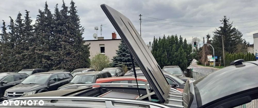 Volkswagen Touran - 33