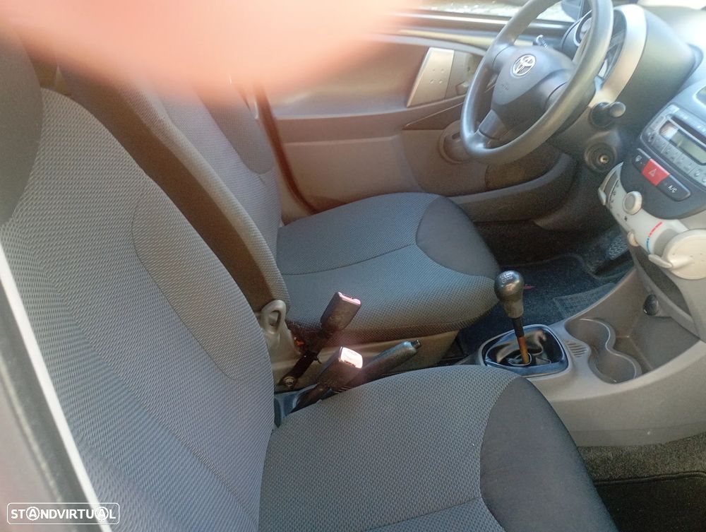 Toyota Aygo 1.0 + AC+VSC - 9