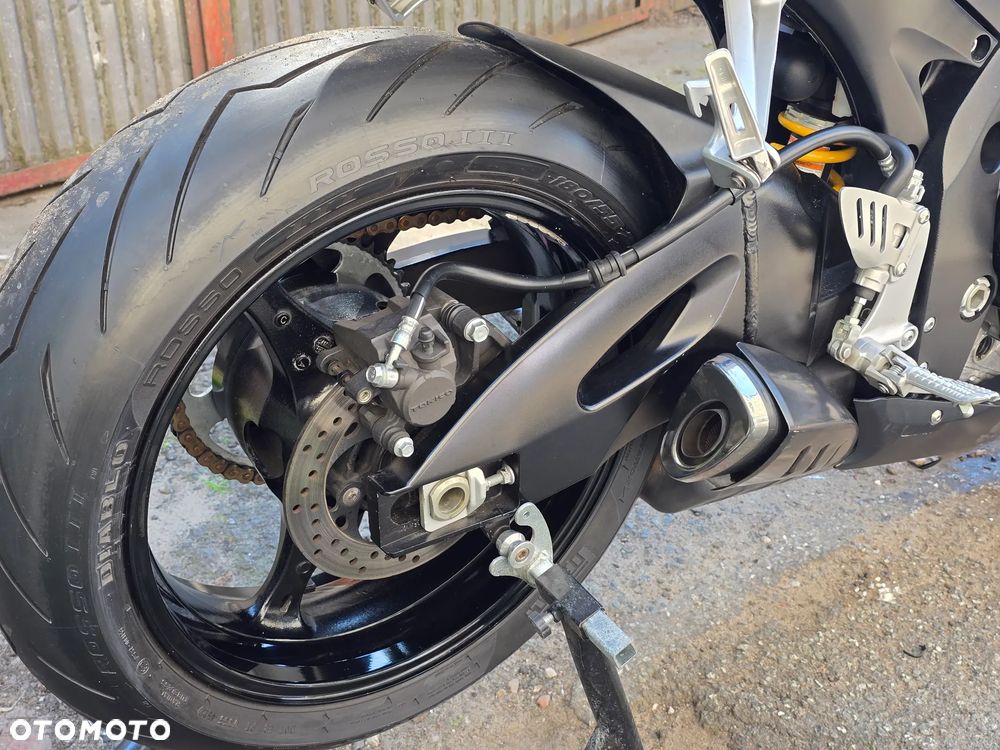 Suzuki GSX-R - 6