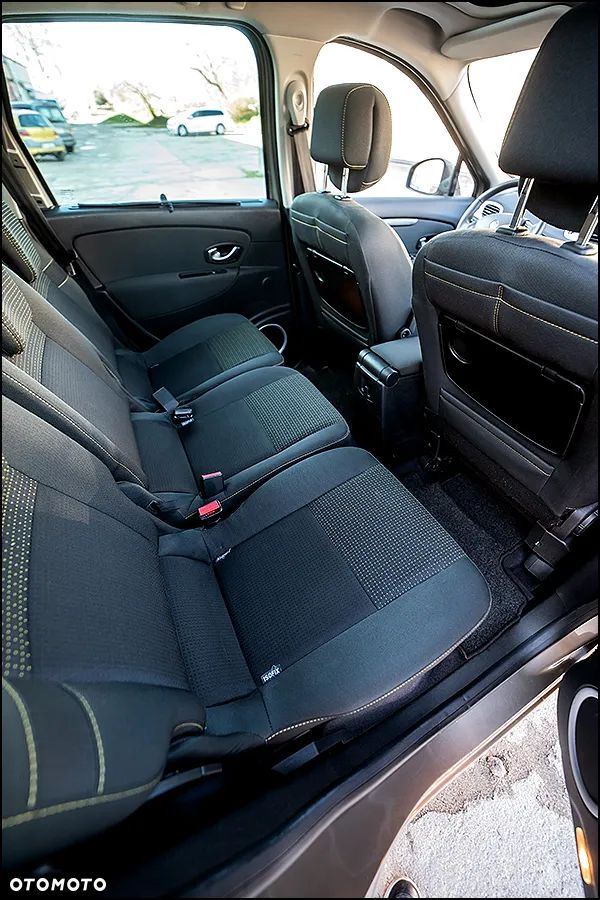 Renault Grand Scenic - 36