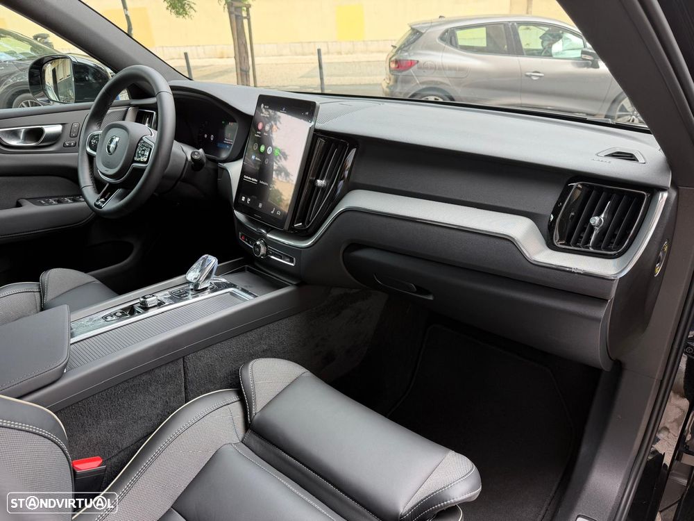 Volvo XC 60 T6 AWD Recharge Plus Black Edition - 19