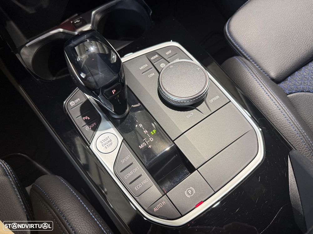 BMW 116 d Pack Desportivo M Auto - 23