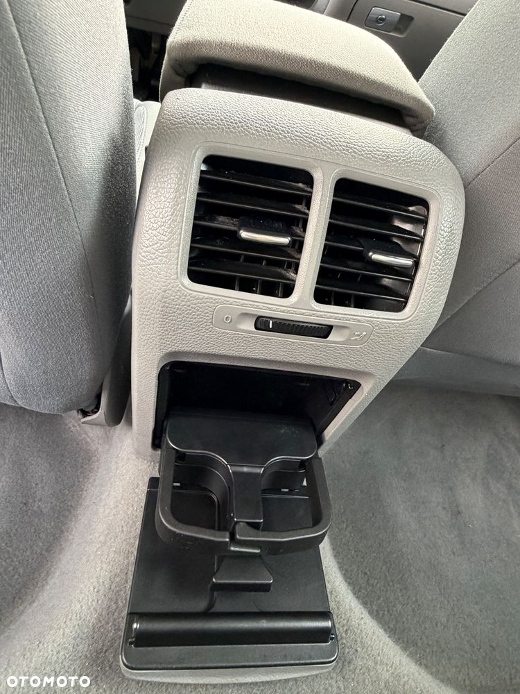 Volkswagen Jetta 1.6 Comfortline - 26