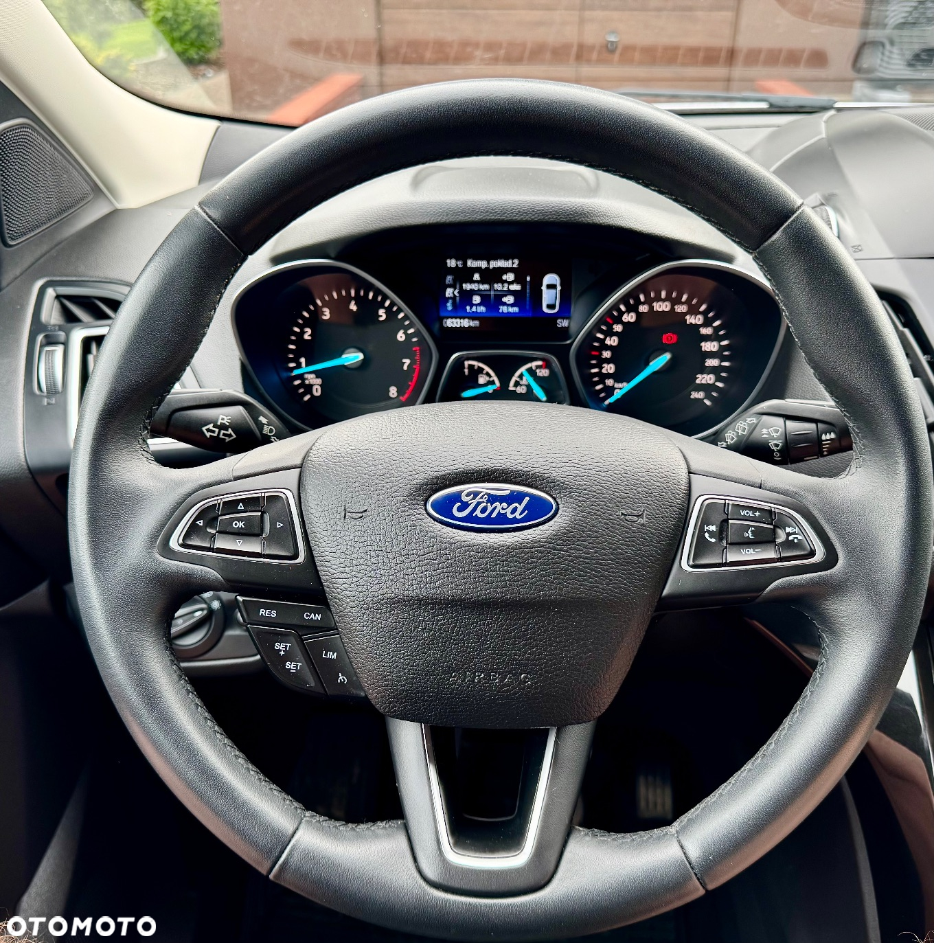 Ford Kuga 1.5 EcoBoost 2x4 Individual - 16